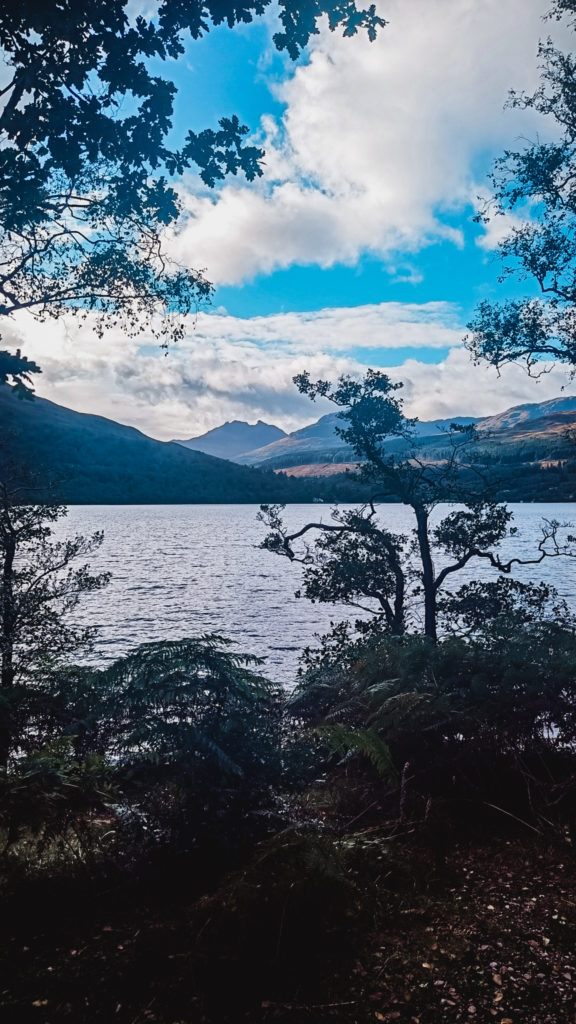 výhľad na kopce a Loch Lomond