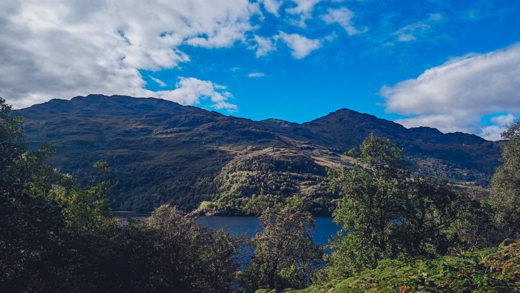 pohľad na kopce a Loch Lomond